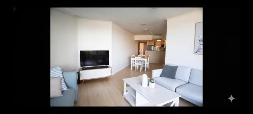 Resort Style Oasis, 2 Bedroom, 2 Bath, sleeps 6 in Caloundra