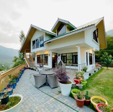 ROYALE PEAKS villa sonamarg Rd