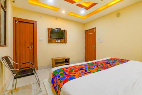 RROOMS Eco Hotel Shree Galaxy