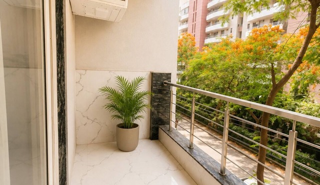 Ryoko Home Medanta - Studios with Kitchen
