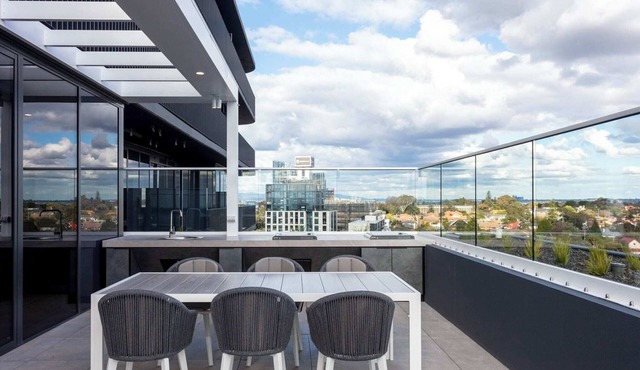 Samma| Modern 2BR Bell Street Bliss in Ivanhoe