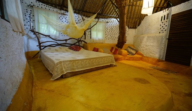Saraya Art Cafe B&B