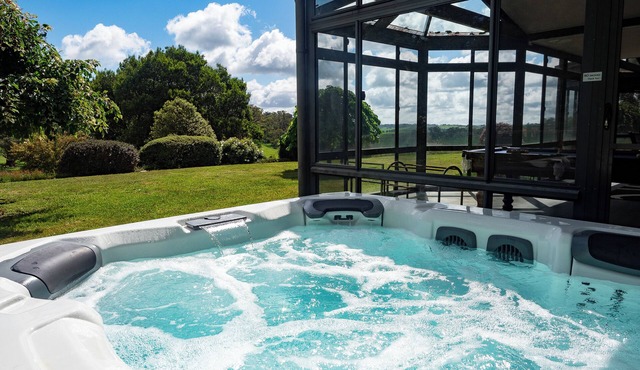 Secluded home surrounded by national parks, featuring luxurious spa and sauna in Hernani
