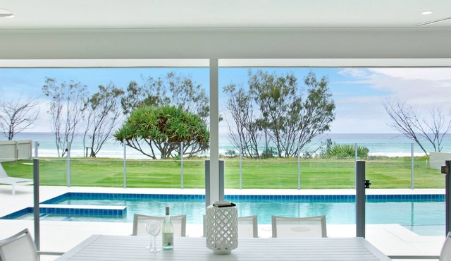 Sentosa on Tugun - Absolute Beachfront Home in Tugun