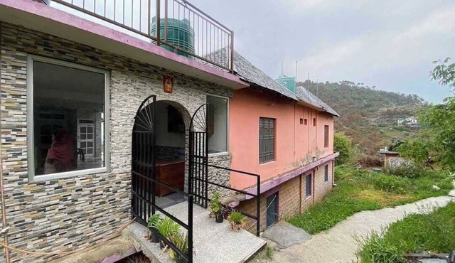 Sharma Homestay cute Mountain