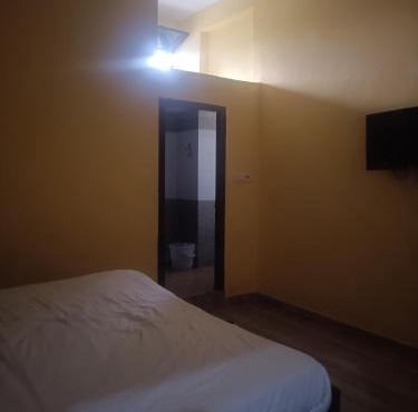 Shivalik restaurent and hotel in Kālādhūngi