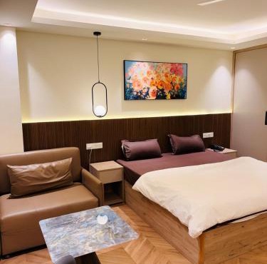 Sixtyone stays -Premium Stays in Greater Noida
