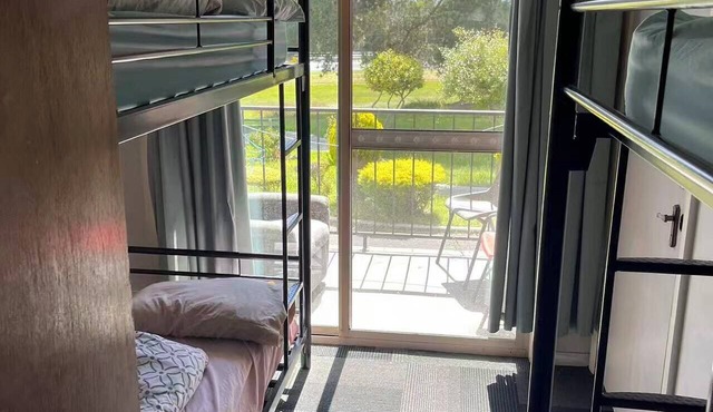 SJ Hostel. Launceston in Legana