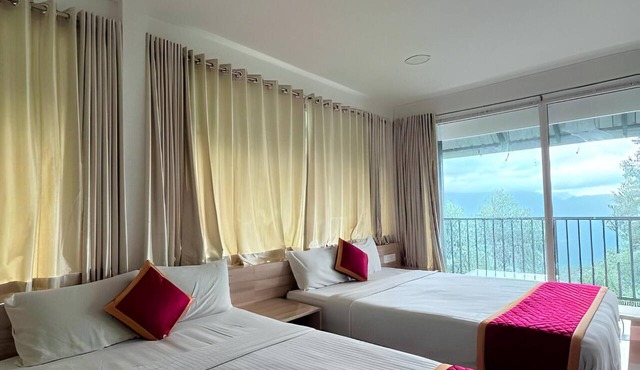 Skybz Honeyrock farm resort