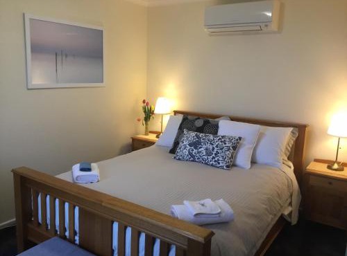 Skyescape on Northshore Queen Bedroom in Table Cape