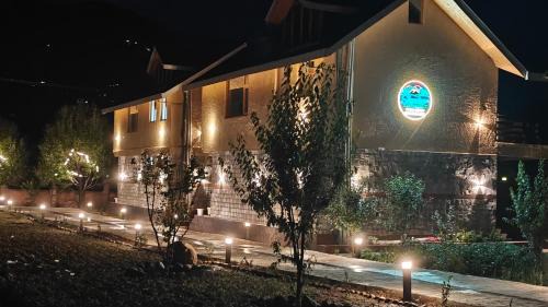 Skyview Cottages Manali