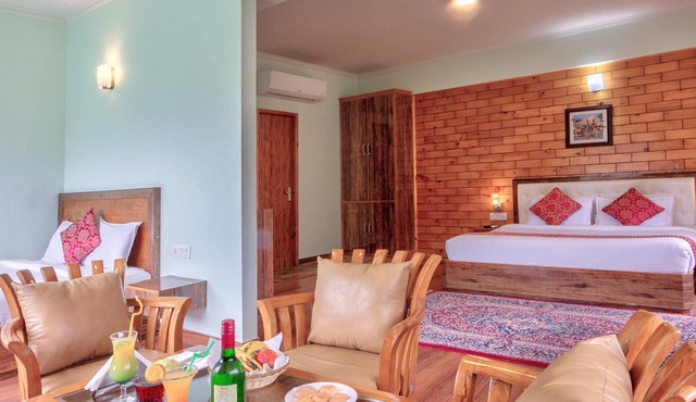 Snow Flakes Resort And Spa Centrally Heated Luxury Resort