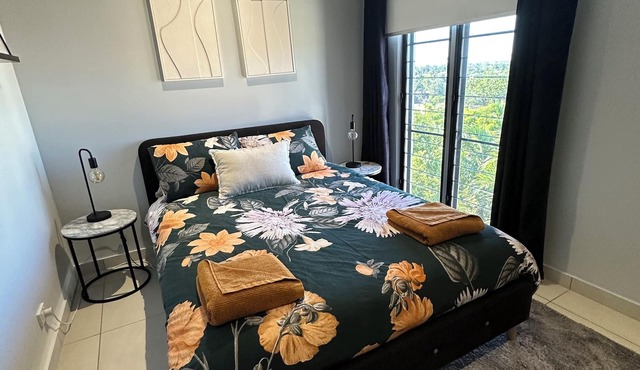 Spacious 2 Bedroom City & Ocean View Apartment in Stuart Park