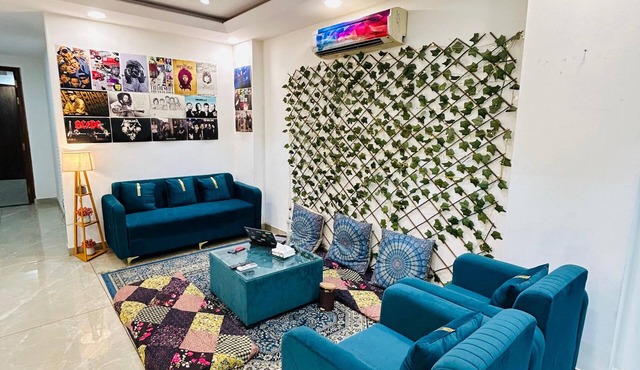 Spacious 4BHK Near IGI Airport | Near Metro & Yashobhoomi
