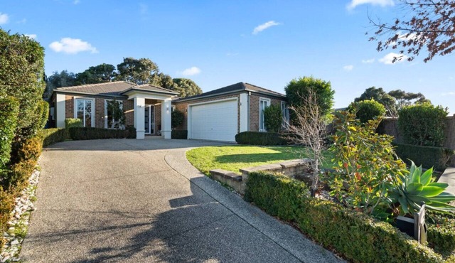 Spacious 4BR House with Cinema, Spa & fireplaces in Berwick