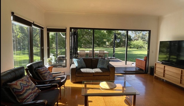 Spacious home set on 1.5 acres in the beautiful Mornington Peninsula. in Bittern