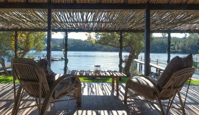 spring specials .THE MILSON. fireside living HAWKESBURY RIVER - arrive by boat in Milsons Passage