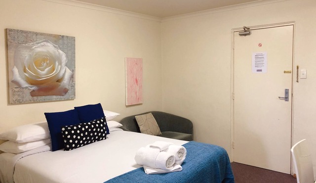 Standard Studio Unit in Griffith with Free Wi-Fi + Parking in Canberra