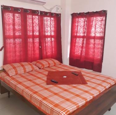Sterling Homes Near Sankara Nethralaya & Apollo Hospitals Service Apartments With Kitchen