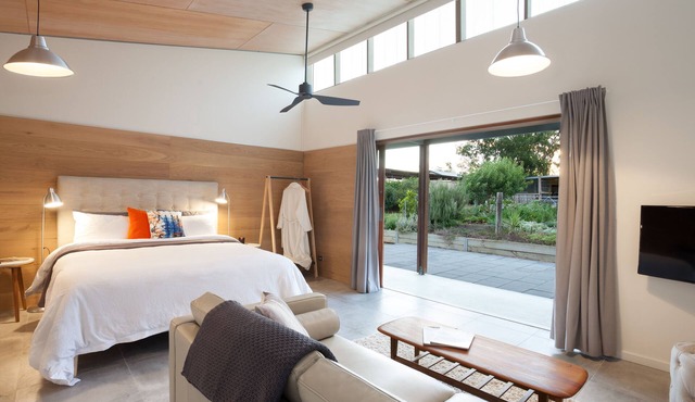 Studio 367 in Hillvue