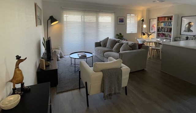 Stylish & spacious 2bed 2floor apartment w balcony in Chippendale