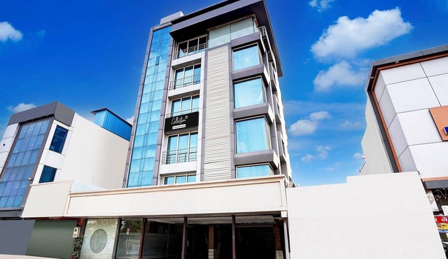 Super Collection O Airport Road Hotel