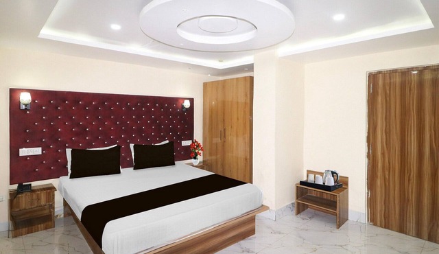 Super Deluxe RoomHOTEL RISE AND DINE RESTAURANT in Dhanbad
