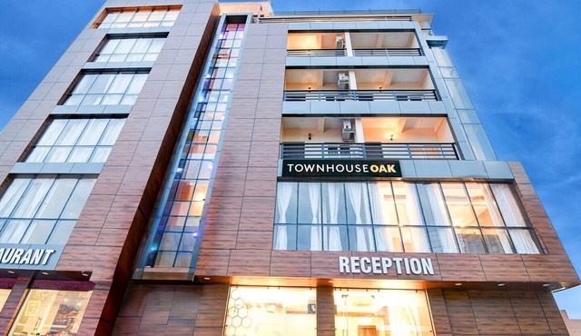 Super Townhouse OAK Bulbuli Neer
