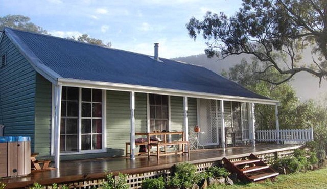 t“Romantic Countryside Escape – Cozy Hot Tub & Scenic Views” in Rosebrook