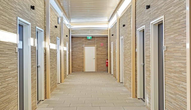 Tailem Bend Multi-Unit House: Accommodation up to 44 Guests in 22 Luxe Rooms in Tailem Bend