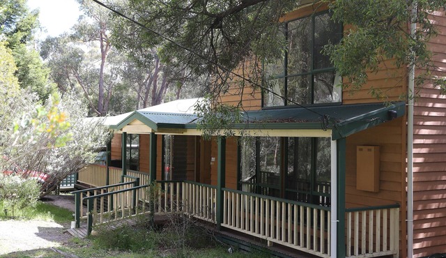 Tall Timbers, Tall Timbers Six Bedroom Holiday House in Halls Gap in Halls Gap