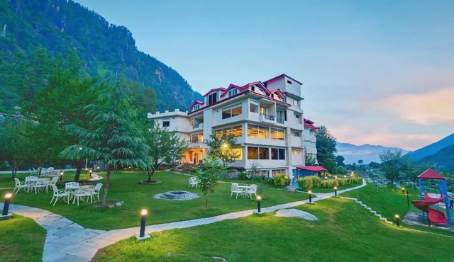 The Allure Grand - Riverside Resort & Spa