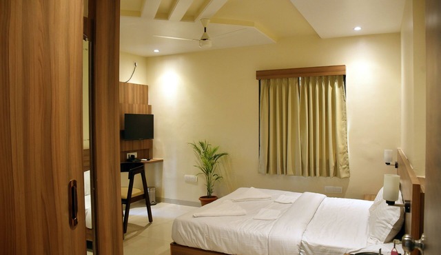 The Byke Skylark Seafront Resort, Dapoli