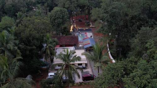 The Cool Cottage, Pool Extra, at gaya3farms