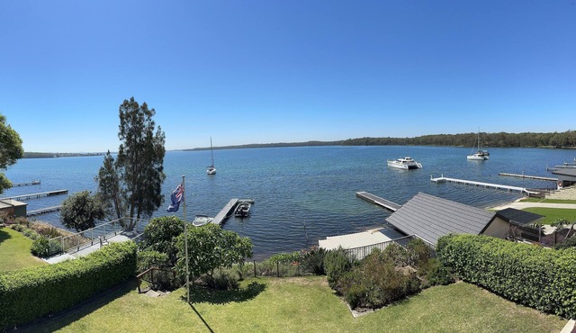 The Lakeside Escape with jetty. in Summerland Point