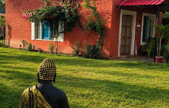 The Unhurried Stay
