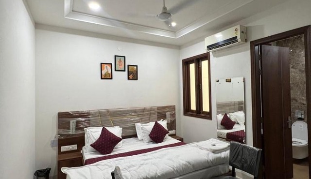 THE WELLAWING - Ferozepur Road - In Budget Smart Hotel for Families, Corporates, Couples, Solo Travelers