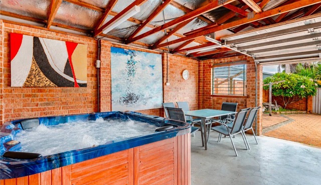 Toukley Gem Near Budgewoi Lake/Pool/Spa/Pool Table in Toukley