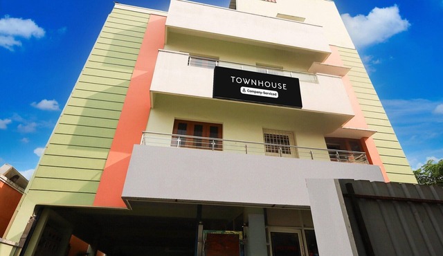 Townhouse Koyambedu Metro Station