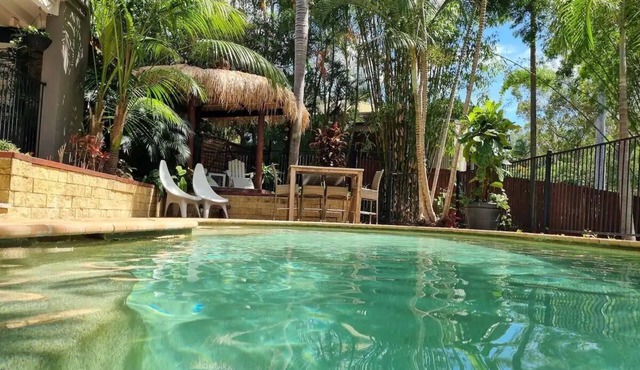 Tropical Hideaway Perfect for a Family- Pet OK in Carrara