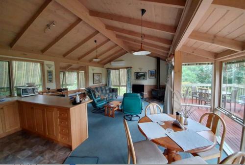 Unbeatable Beach Front Access 40m - Star Tour Option in Seaspray