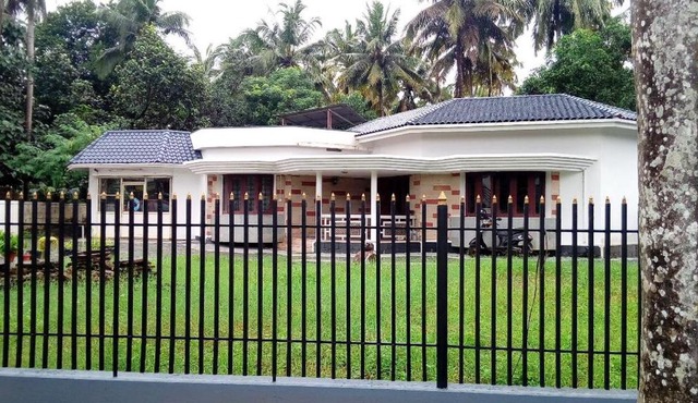 UNIQUE HOMES