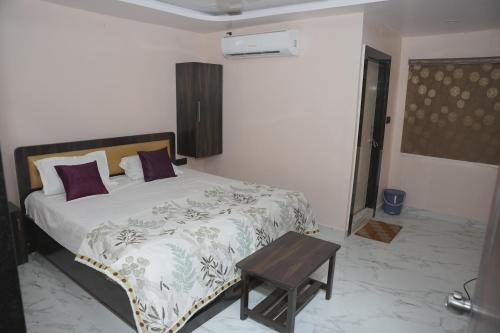 V Rooms
