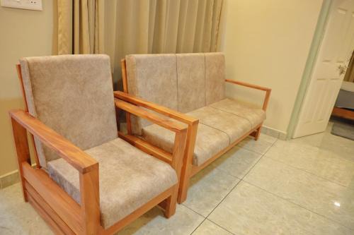 Vista Chembra Service Apartment 20A