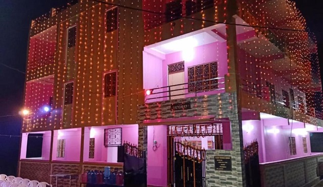 Vrindavan Lodge in Jhūsi