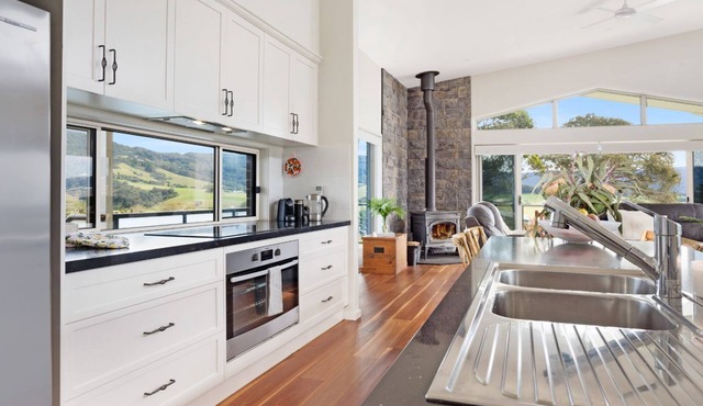 Waterfall Rest – Stunning oasis amongst the hills in Jerrara