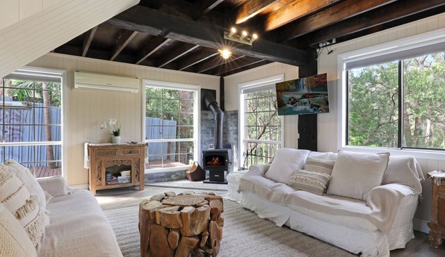 Waterfront Getaway, Pet Friendly - Jervis Bay in Saint Georges Basin