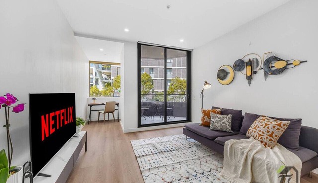 Waterloo One-Room Comfortable Residence in Waterloo