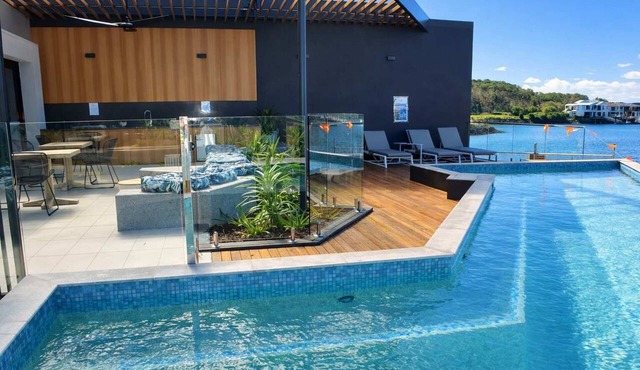 Waterview Hope Island House in Hope Island