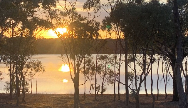 Whiskey Island Escape Lake Eppalock in Kimbolton